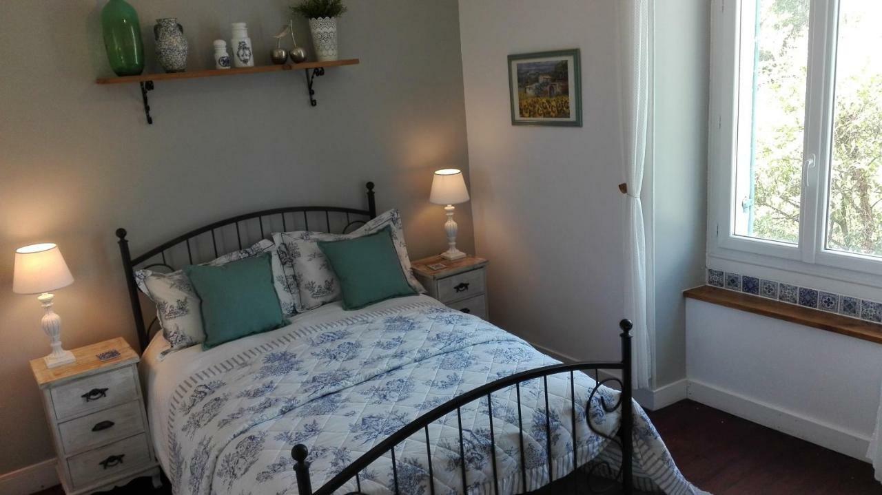 Bed and Breakfast Le Fagnard à Chalais  Extérieur photo
